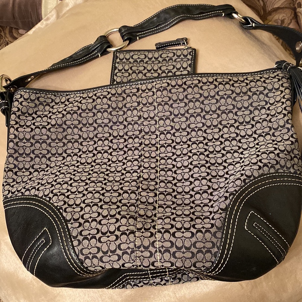 Coach handbag with small wallet - Picture 5 of 9